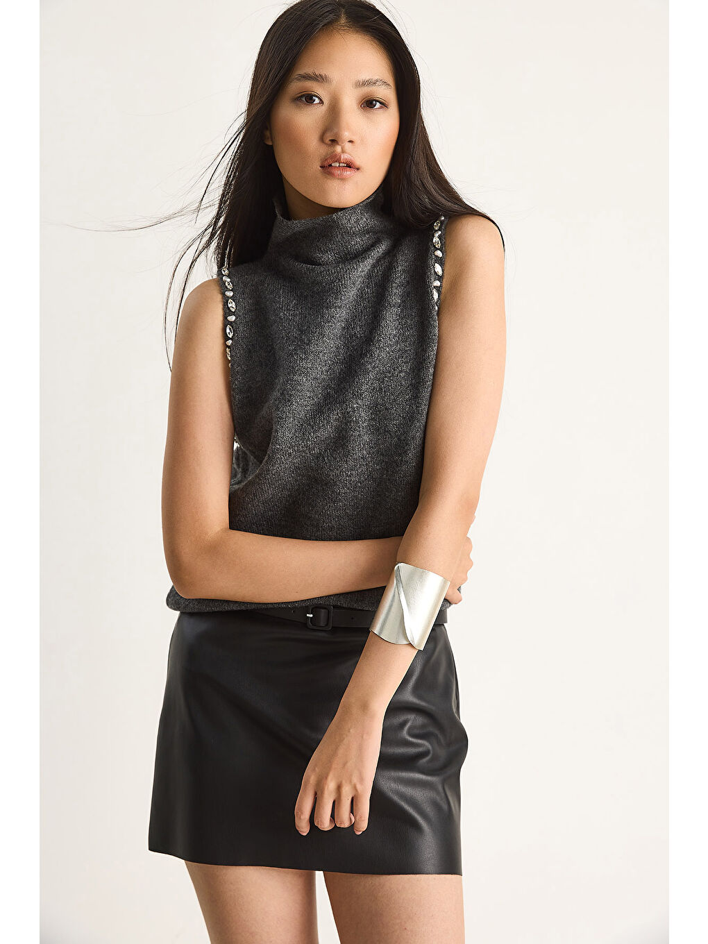 Antrasit Kadın Taş Detaylı Yarım Balıkçı Yaka Triko Bluz-2