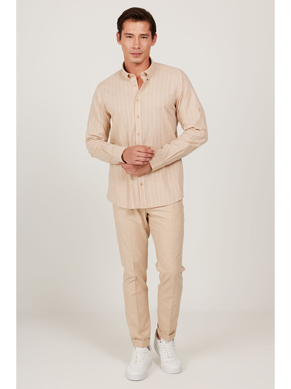 Erkek Bej Slim Fit Dar Kesim %100 Pamuk Düğmeli Yaka Çizgili Gömlek-1