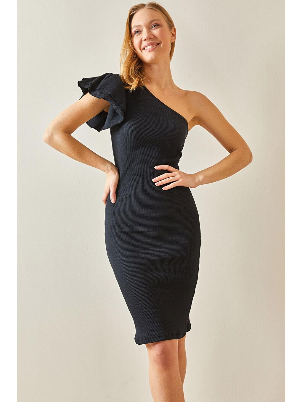 Siyah Tek Omuzu Fırfırlı Kaşkorse Midi Elbise 4KXK6-47944-02-2