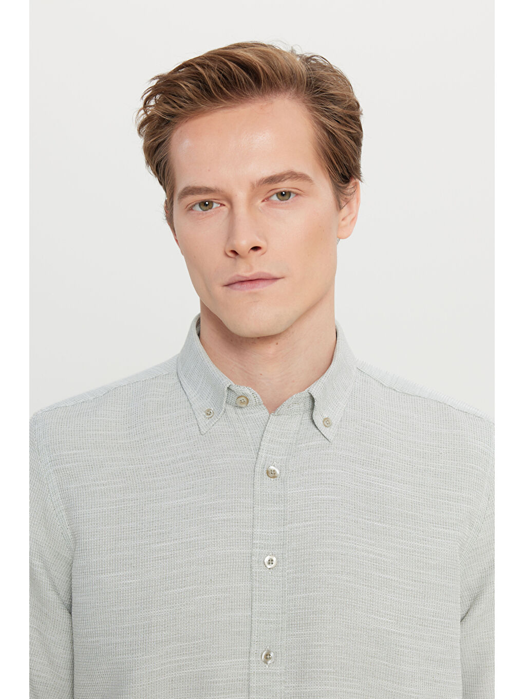 Erkek Haki Pamuklu Tailored Slim Fit Dar Kesim Düğmeli Yaka Armürlü Gömlek-3