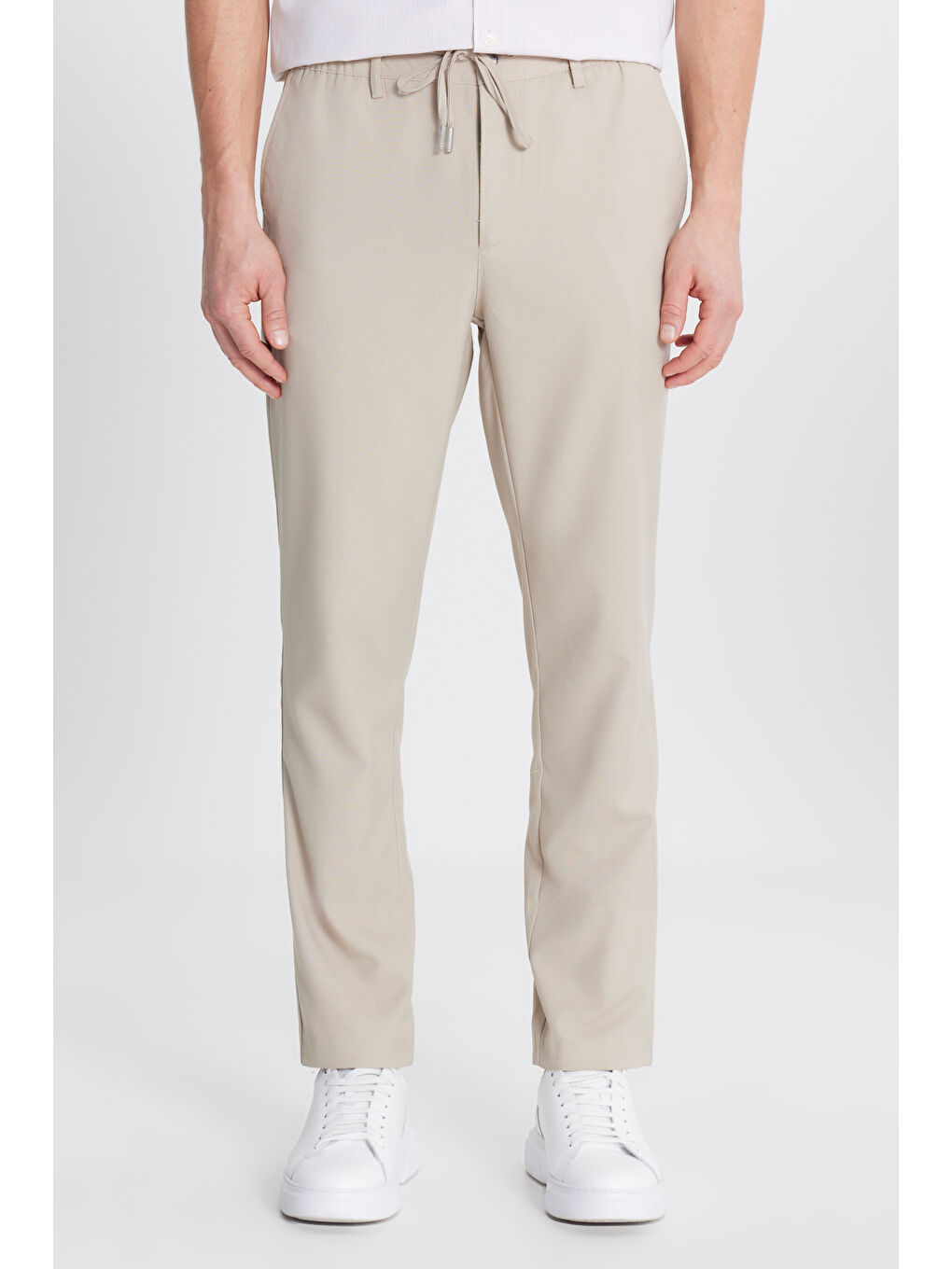 Erkek Bej Slim Fit Dar Kesim Beli Bağlamalı Yan Cepli Pantolon