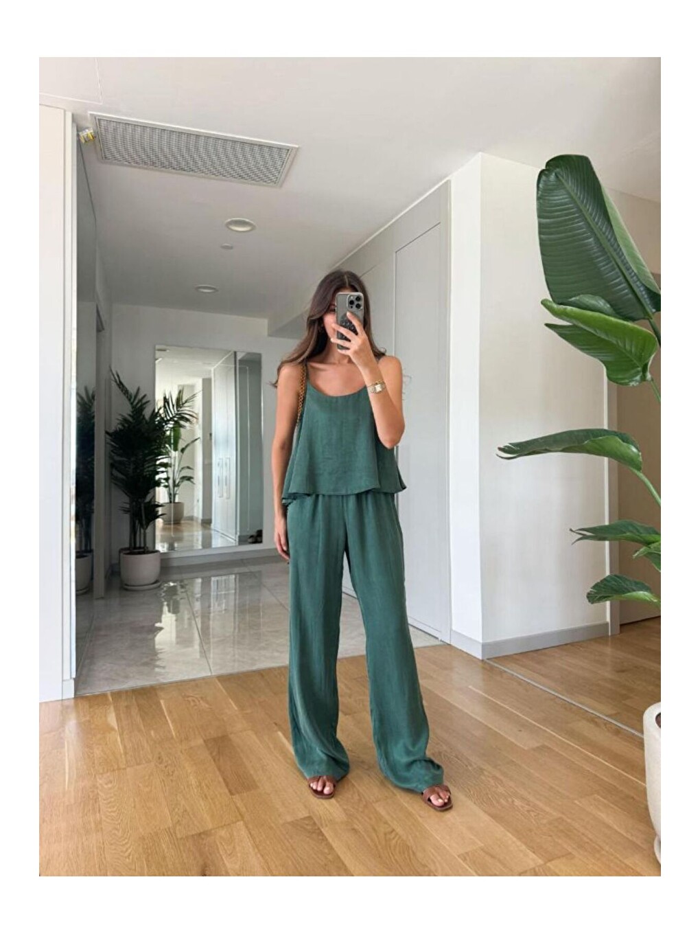 Yeşil Saten Görünümlü Askılı Bluz Pantolon Takım - 51043-1