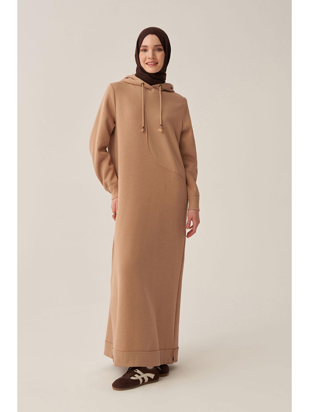 Bej-Pamuklu Kapüşonlu Şardonlu Elbise