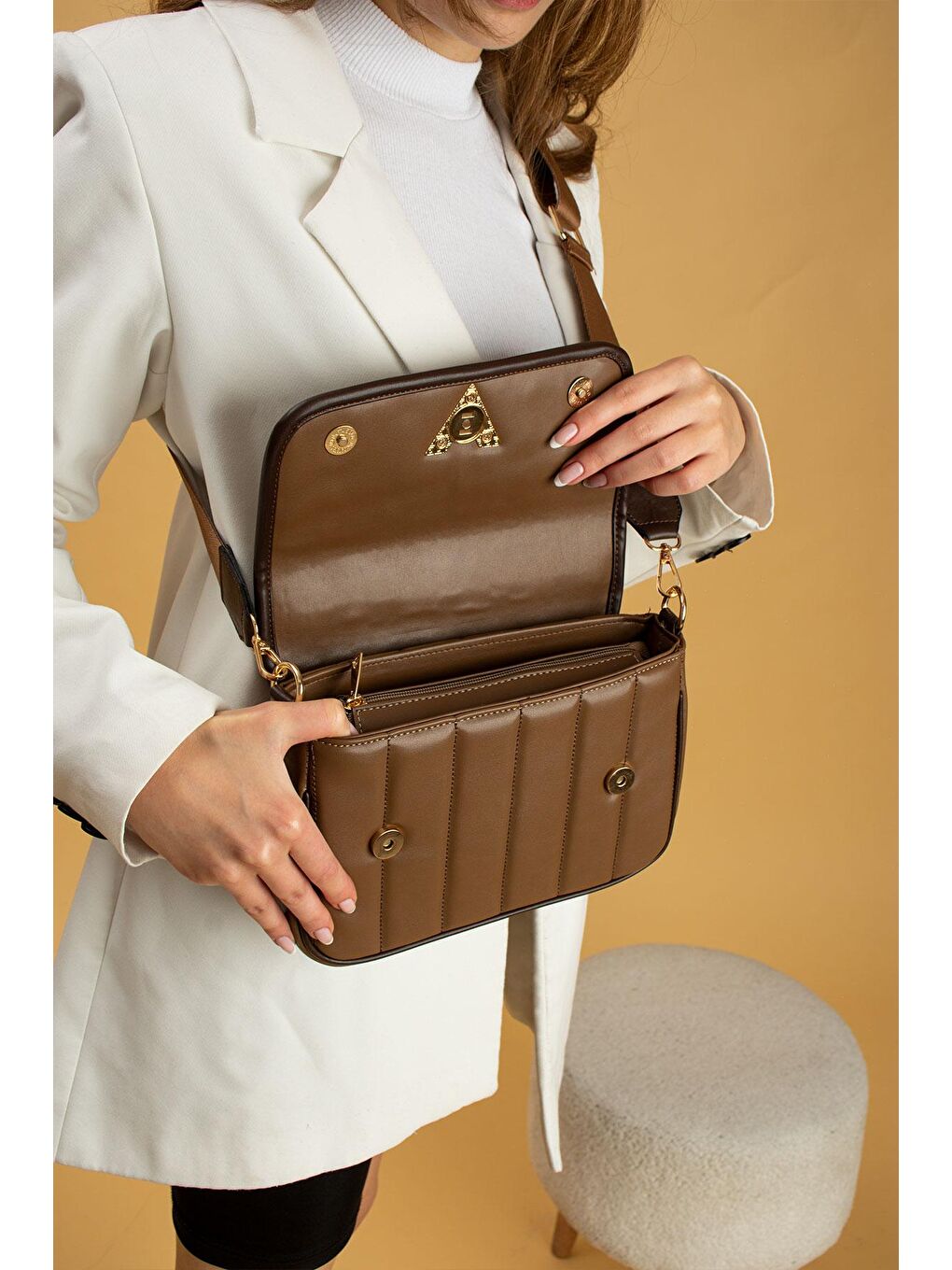 Bej Ayarlanabilir Asklı 2 Bölmeli Mıknatıs Kapamalı Kadın Omuz Çantası BAG1448-23Ç-2