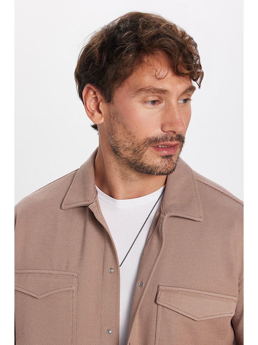 Bej Erkek Relax Fit Rahat Kesim Çift Cepli Örme Vizon Apaş Yaka Gömlek