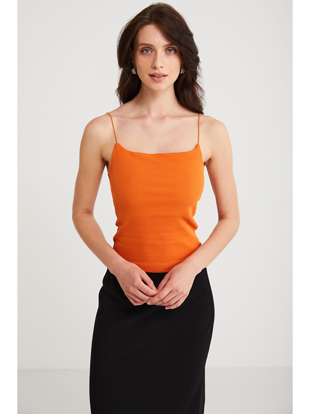 Ayane Kadın Pamuklu Slim Fit İnce Askılı Kare Yakalı Basic Turuncu Atlet Turuncu Atlet