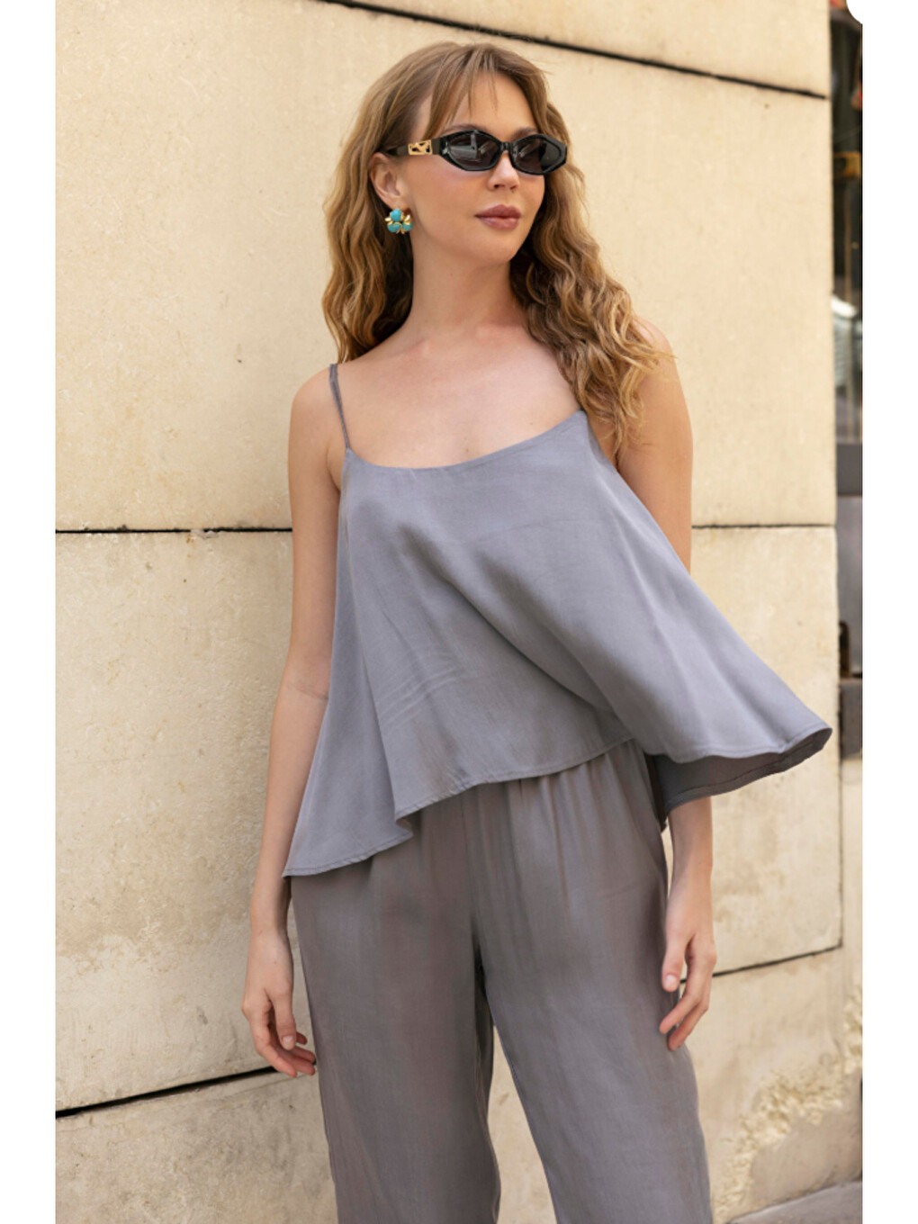 Gri Saten Görünümlü Askılı Bluz Pantolon Takım - 51043-1