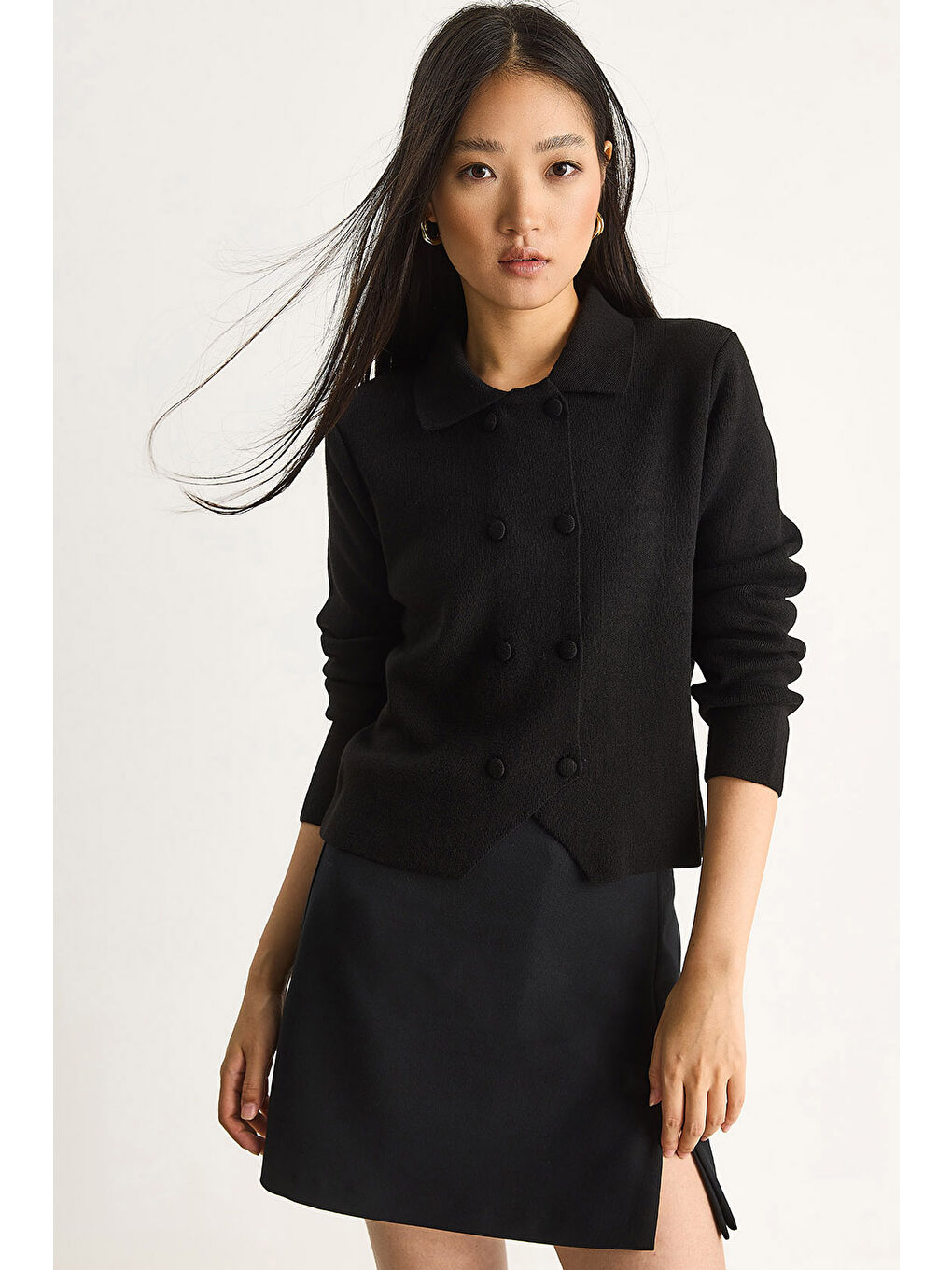 Siyah Kadın Çift Düğme Detaylı Kruvaze Hırka