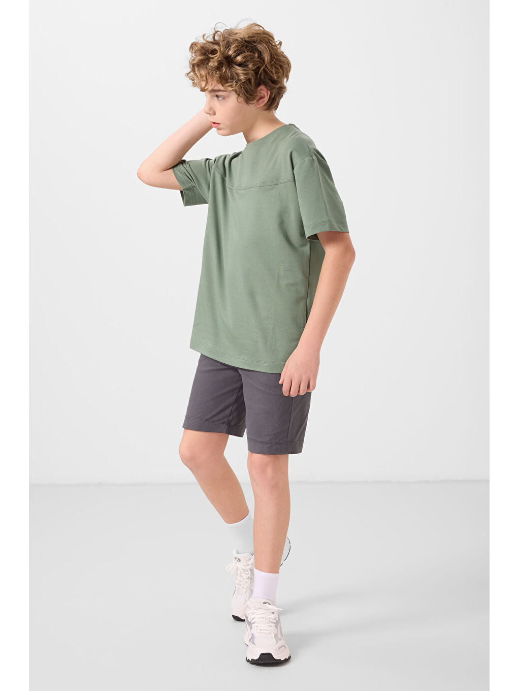 Açık Yeşil-Antrasit Pamuklu Oversize Fit Dokuma Hafif Esnek Chino Erkek Çocuk Şort Takım - 11279