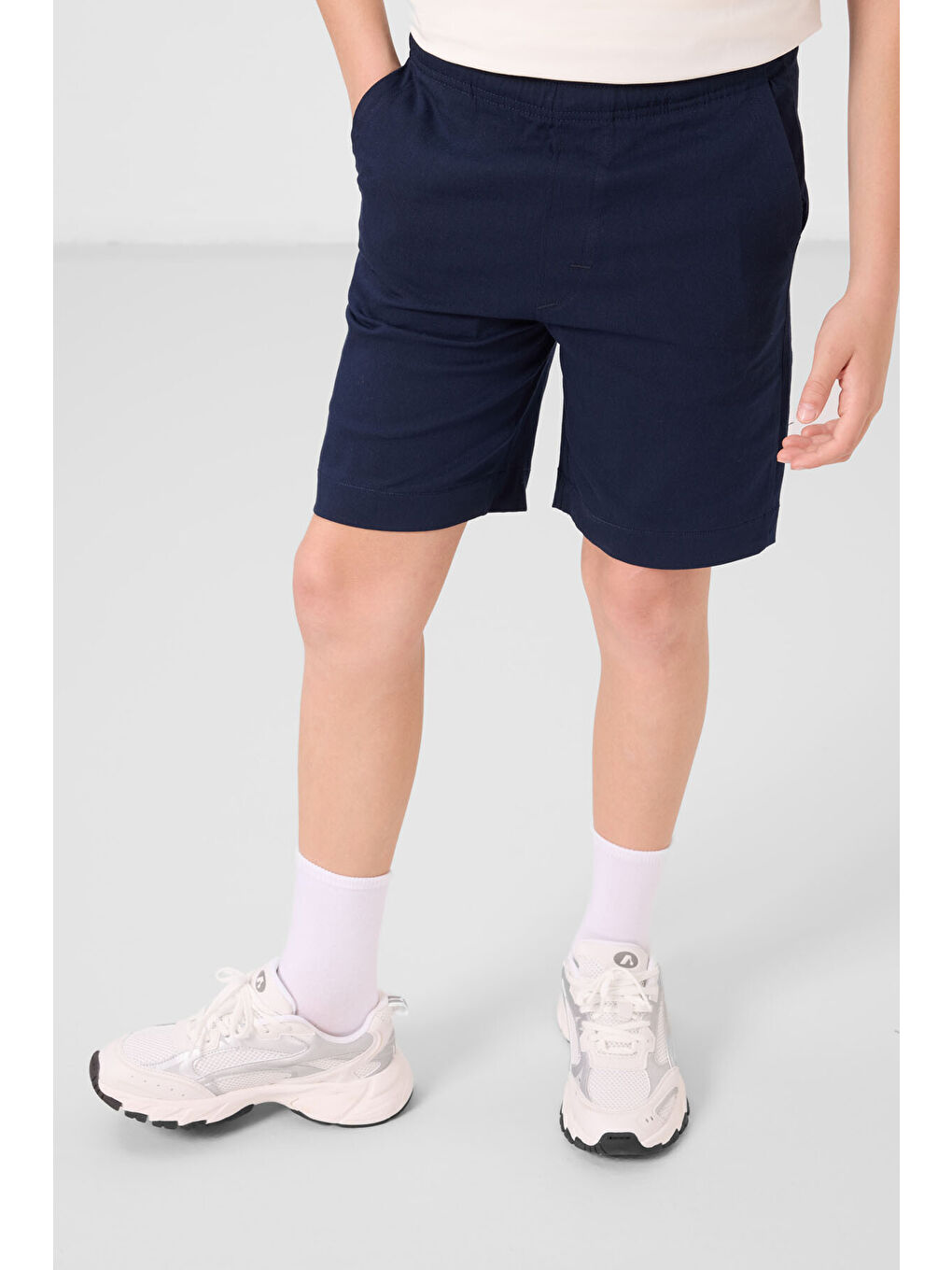 Ekru-Lacivert Pamuklu Oversize Fit Dokuma Hafif Esnek Chino Erkek Çocuk Şort Takım - 11278-1