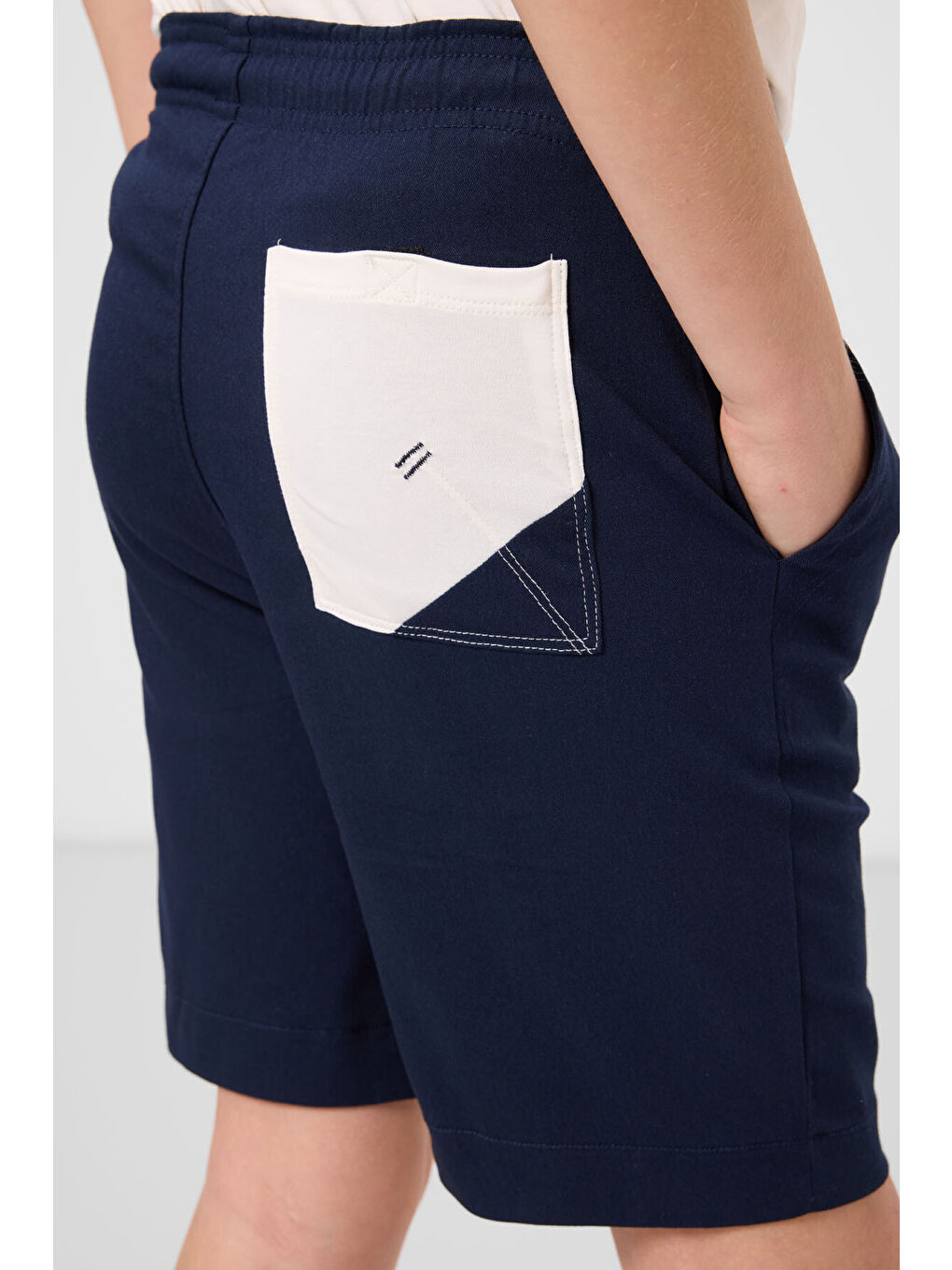 Ekru-Lacivert Pamuklu Oversize Fit Dokuma Hafif Esnek Chino Erkek Çocuk Şort Takım - 11278-3