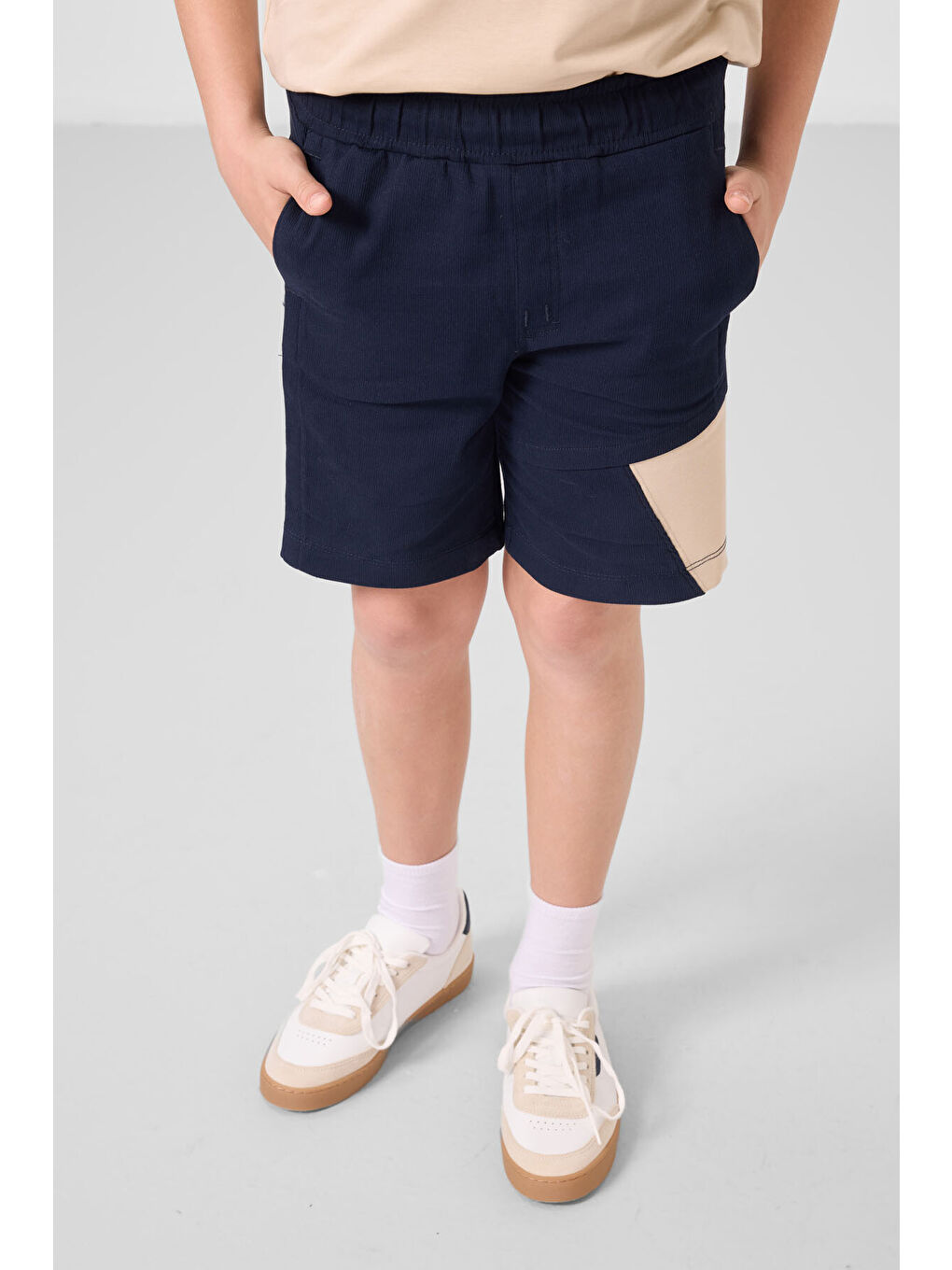 Bej-Lacivert Pamuklu Oversize Fit Dokuma Hafif Esnek Chino Erkek Çocuk Şort Takım - 11275-3