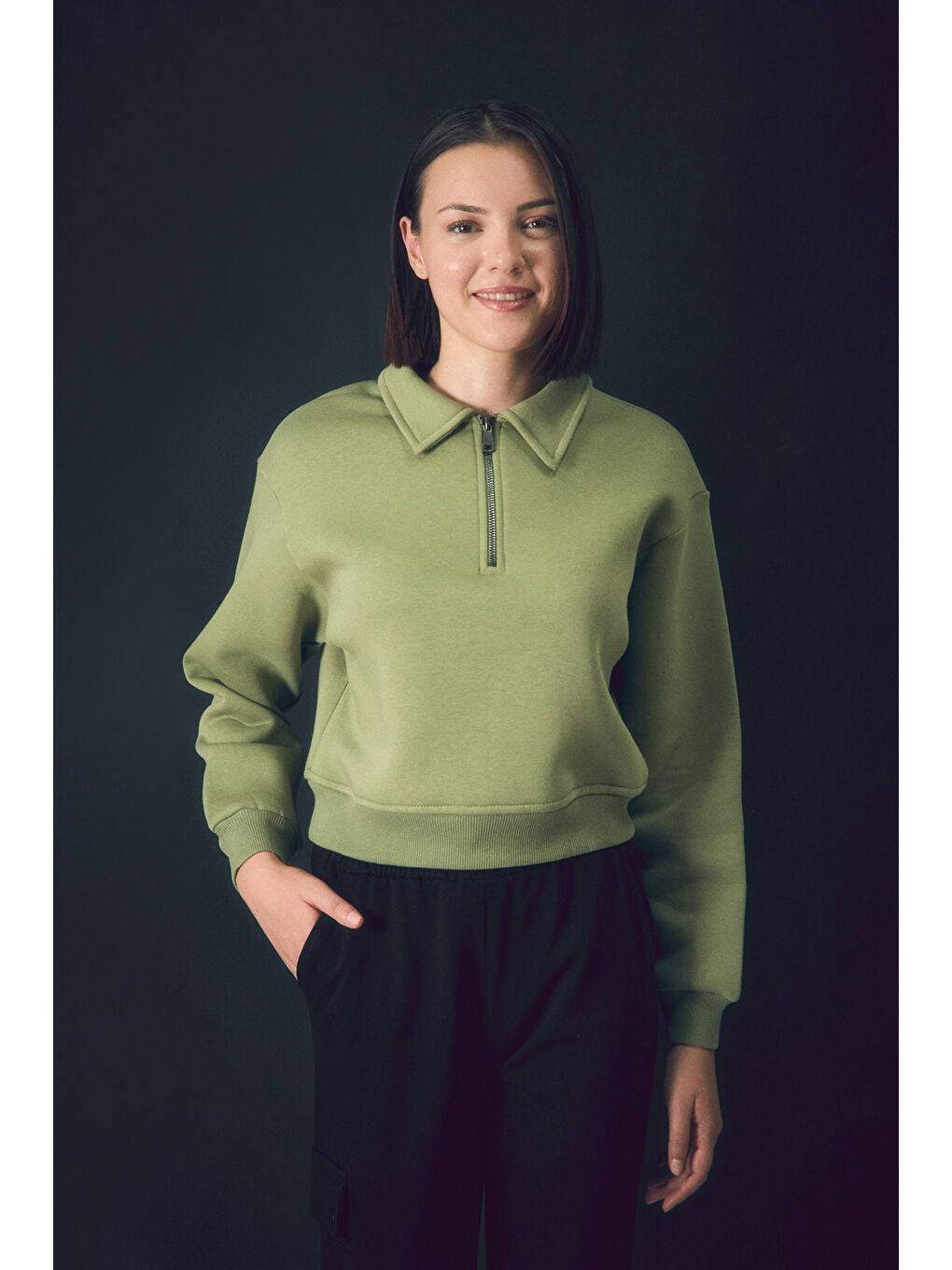 Fullamoda Haki Polo Yaka Yarım Fermuarlı Crop Sweatshirt - 1