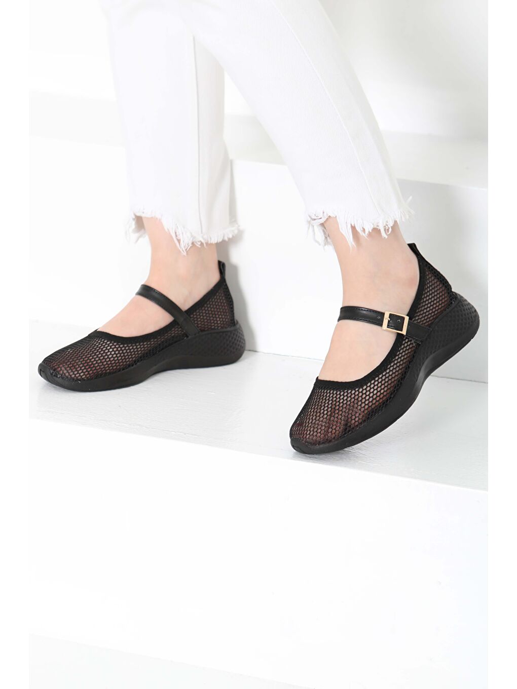 Kadın Siyah Kemerli File Babet Ayakkabı - 27144