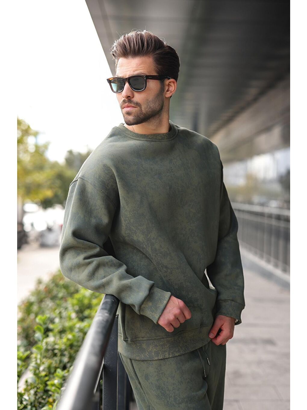 Haki Bisiklet Yaka Batik Desenli Erkek Sweatshirt Pantolon Takım E7344-4