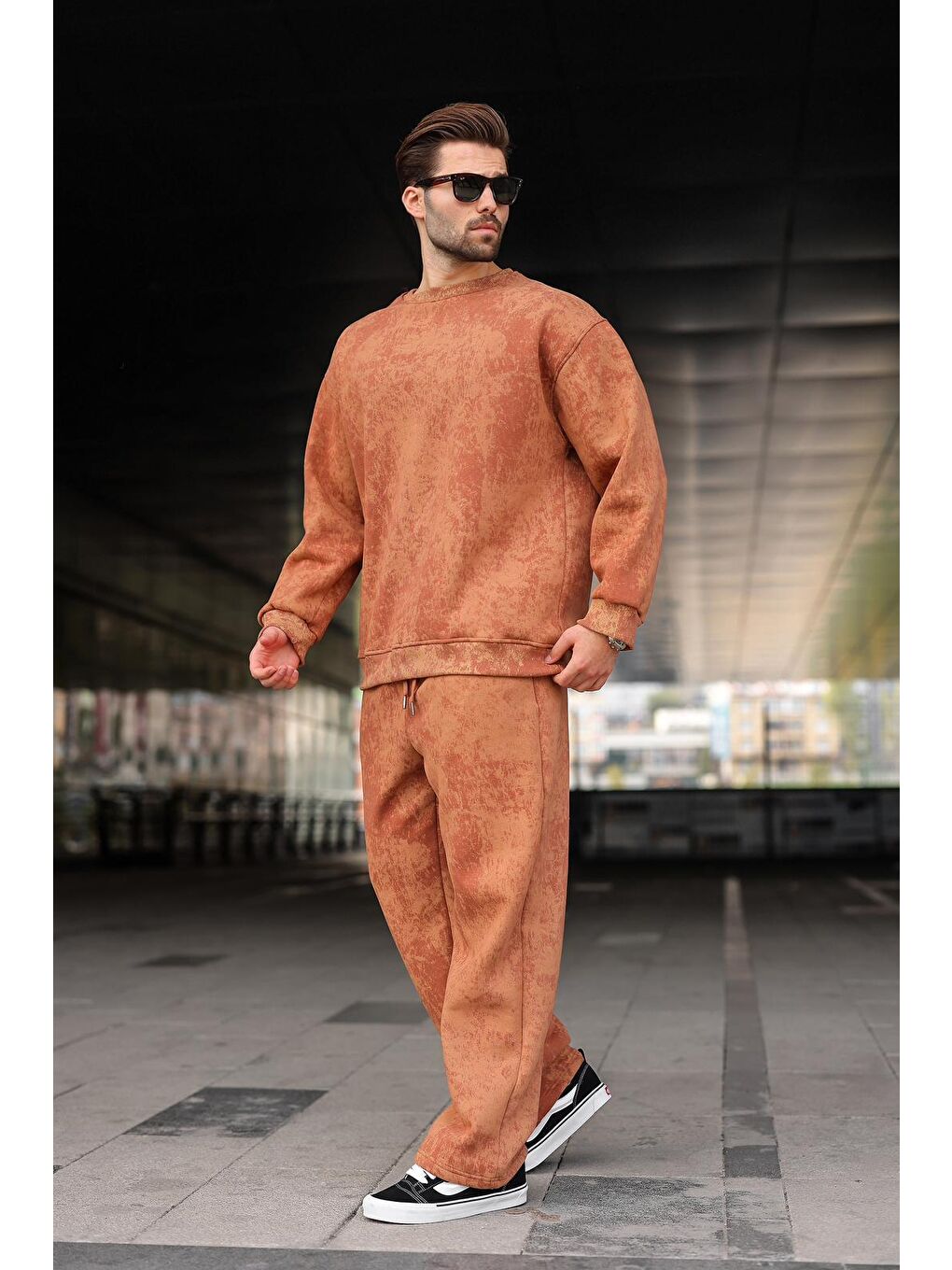 Kahverengi Bisiklet Yaka Batik Desenli Erkek Sweatshirt Pantolon Takım E7344-3