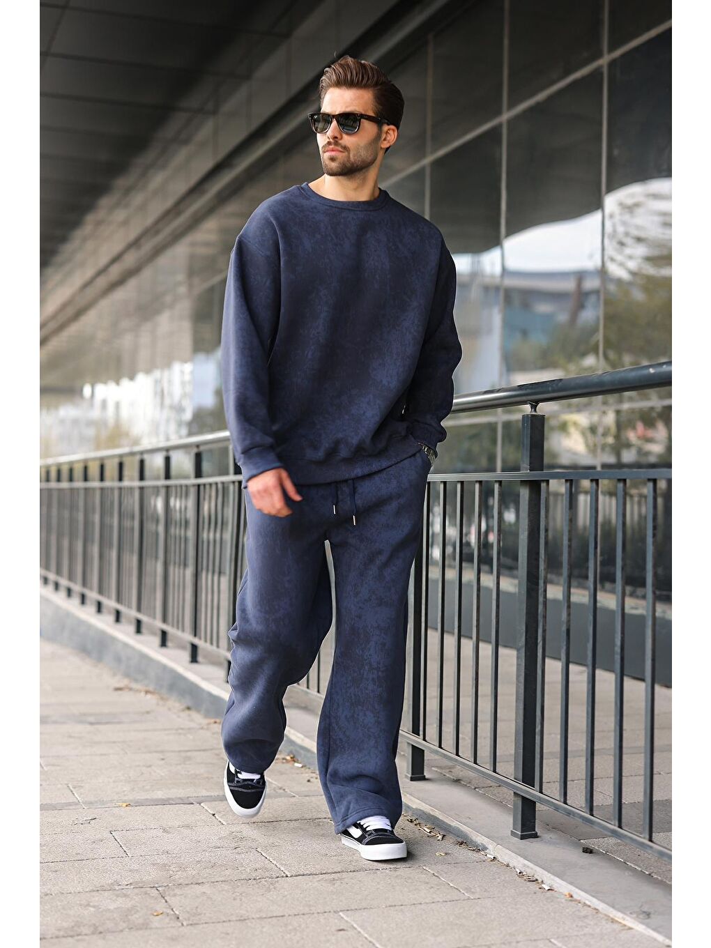 Lacivert Bisiklet Yaka Batik Desenli Erkek Sweatshirt Pantolon Takım E7344