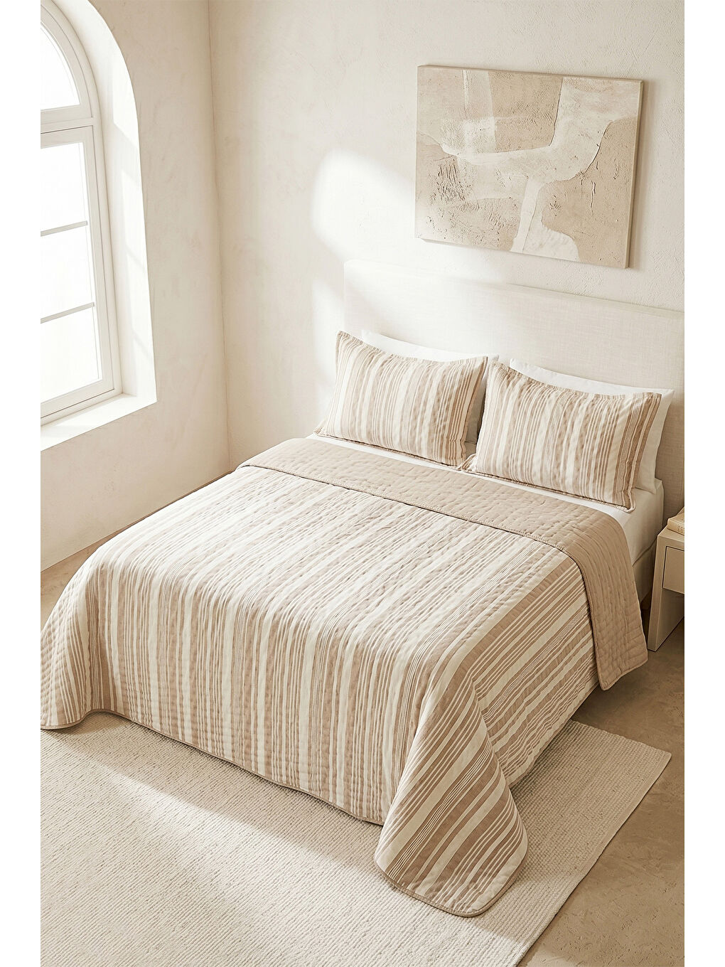 Pamuklu Kapitoneli Bej Renk Çizgi Desen Çift Kişilik Yatak Örtüsü Seti 1 Adet 250 x 230 / 2 Adet 50-4