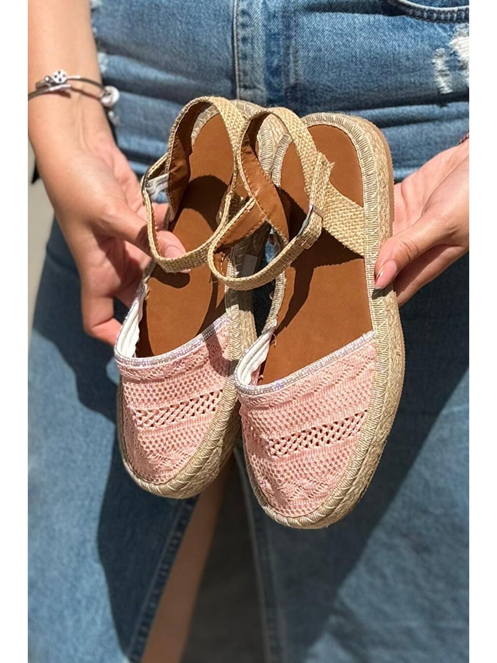 Pembe Glara Önü Kapalı Hasır Görünümlü Kadın Triko Sandalet-1