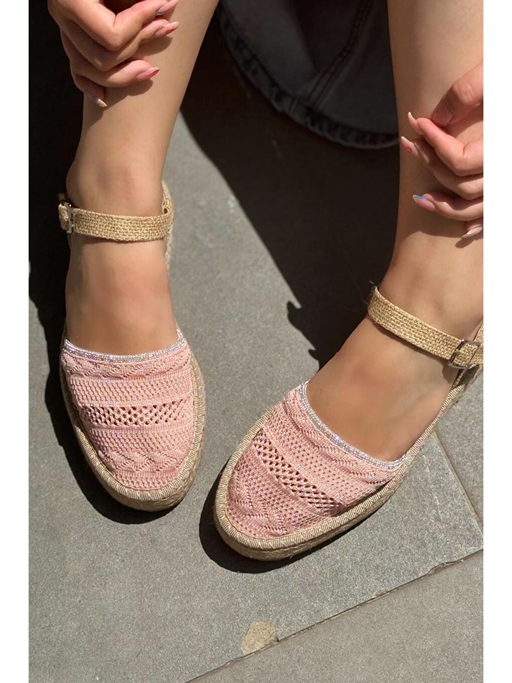 Pembe Glara Önü Kapalı Hasır Görünümlü Kadın Triko Sandalet-2