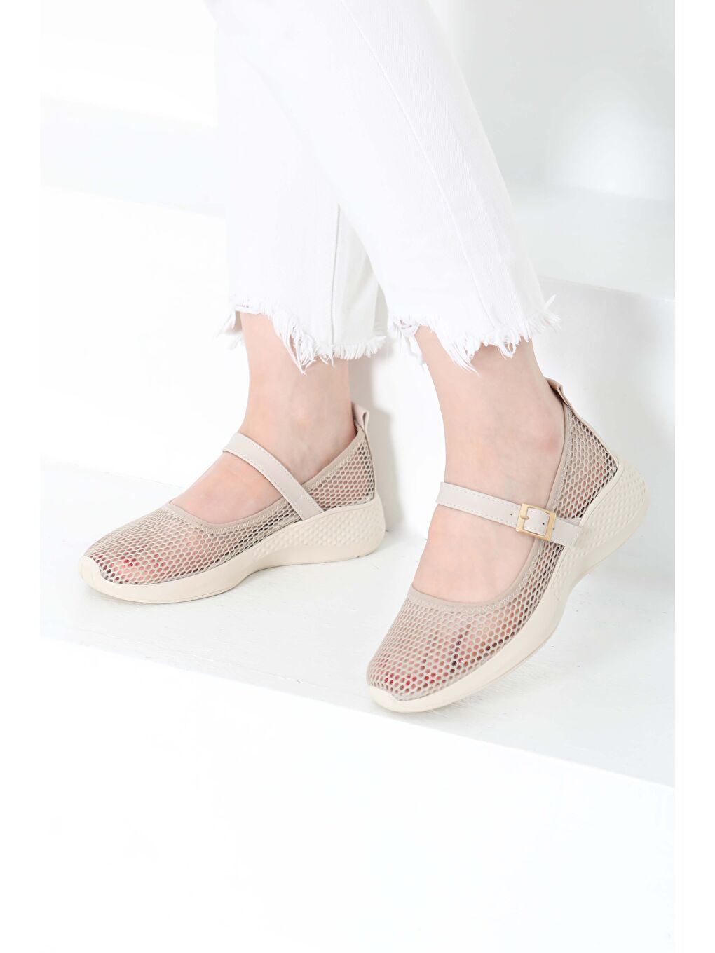 Kadın Bej Kemerli File Babet Ayakkabı - 27144