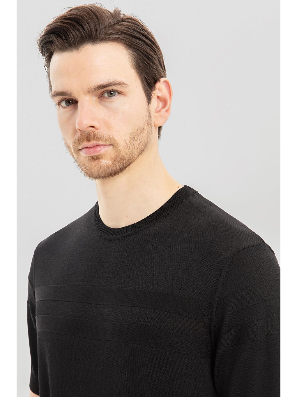 Siyah Slim Fit Jakarlı Triko Bisiklet Yaka Tişört-3