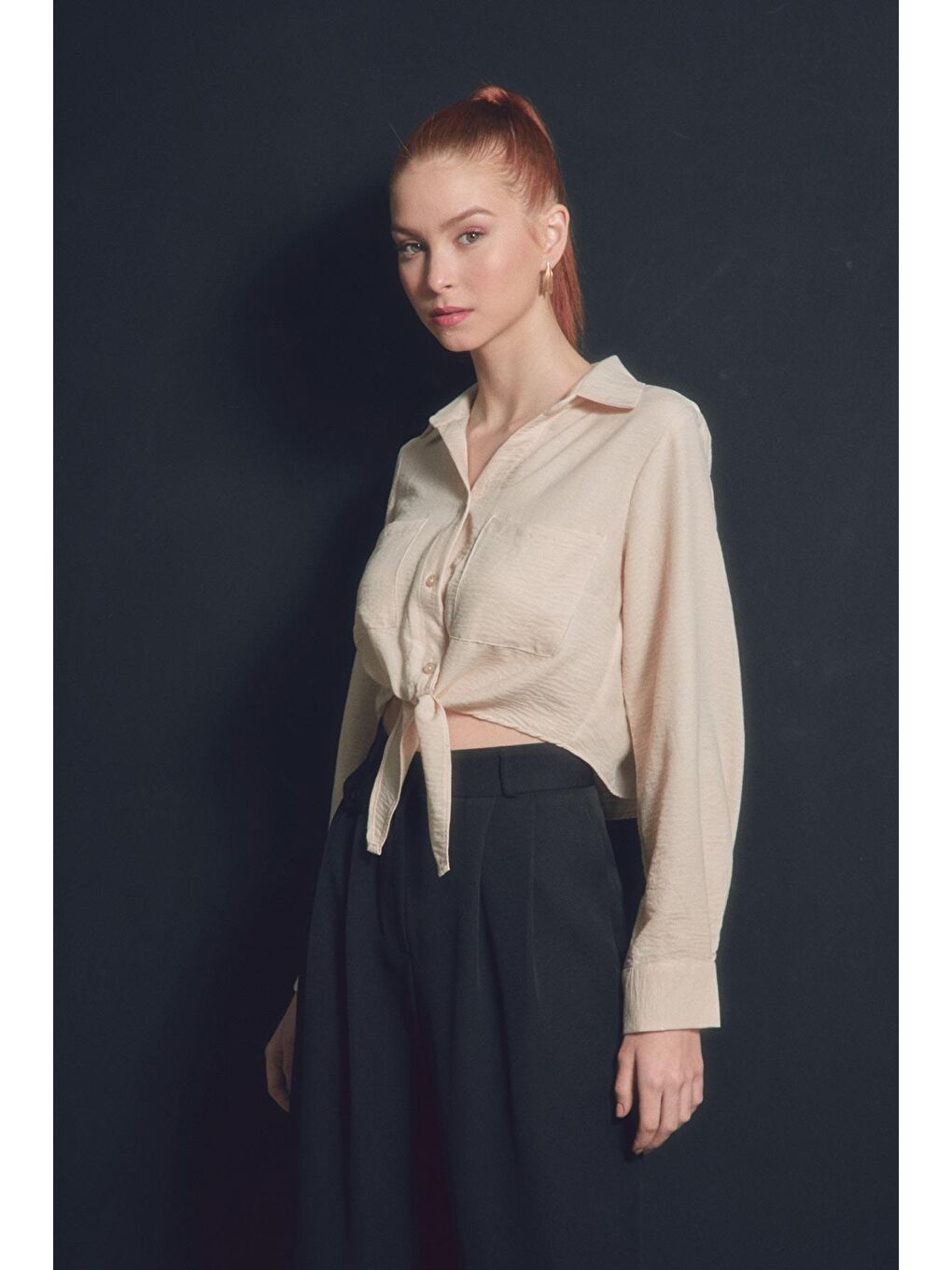 Bej Önü Bağlamalı Crop Gömlek-1