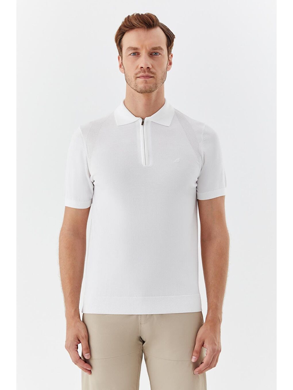 Ekru Regular Fit Triko Polo Yaka Dokulu Tişört