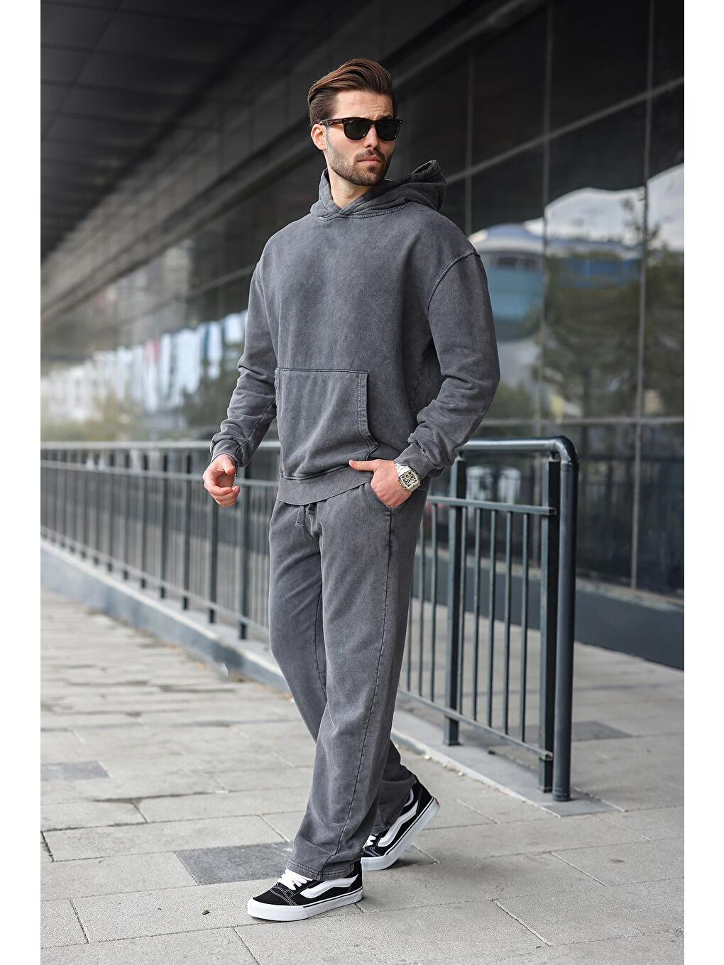 Siyah Kanguru Cep Kapüşonlu Erkek Eşofman Takımı E7341-1