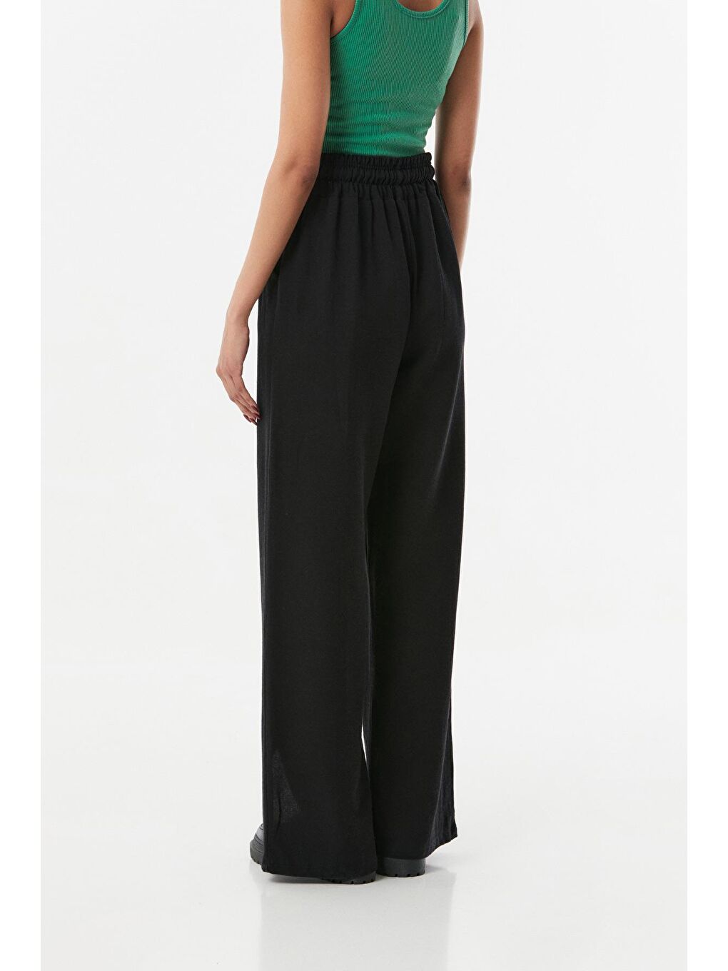 Siyah Beli Lastikli Önden Yırtmaçlı Çimalı Keten Pantolon-4