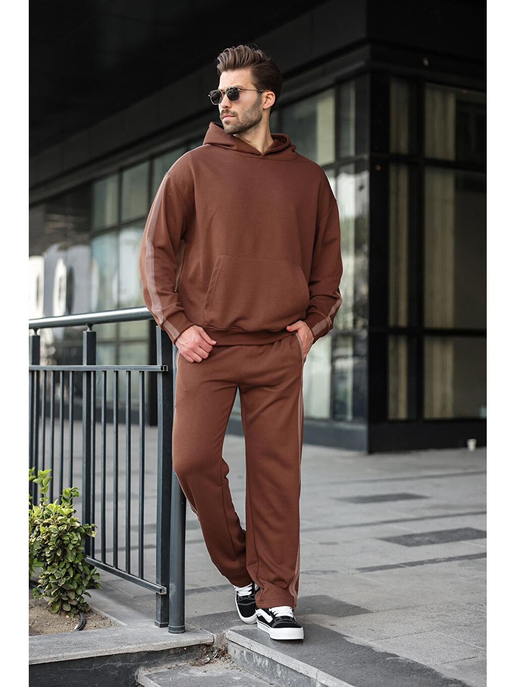 Acı Kahverengi Kanguru Cep Kapüşonlu Erkek Eşofman Takımı E7336