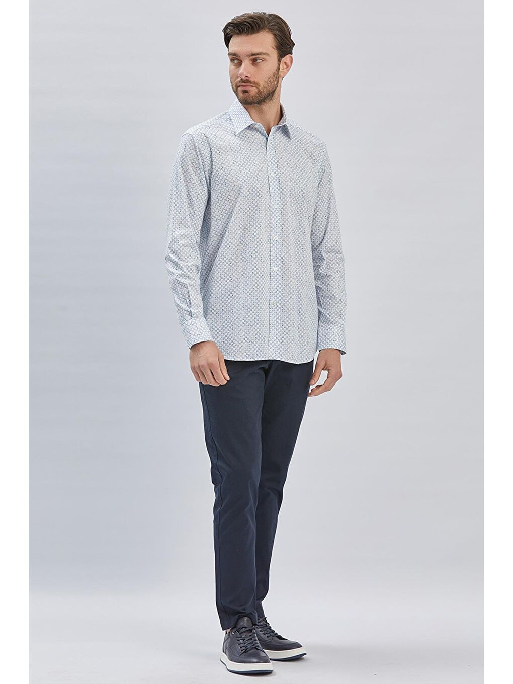 Koyu Mavi Uzun Kollu Baskılı  Sert Yaka Cepli Klasik Comfort Fit Gömlek 1004240107