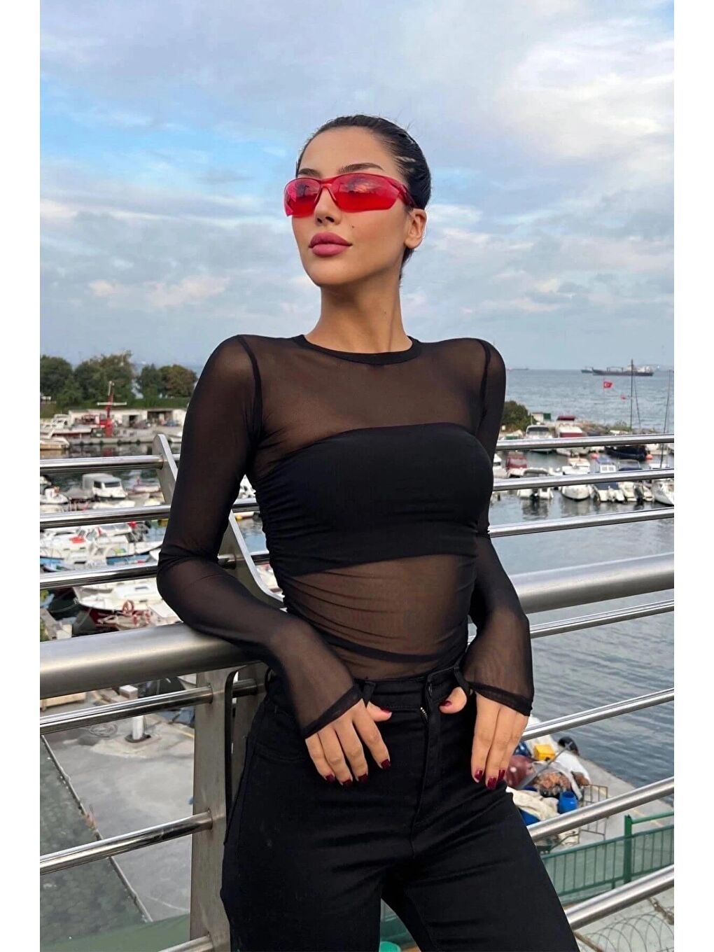 Siyah Yuvarlak Yaka Yan Büzgülü Tül Bluz-2