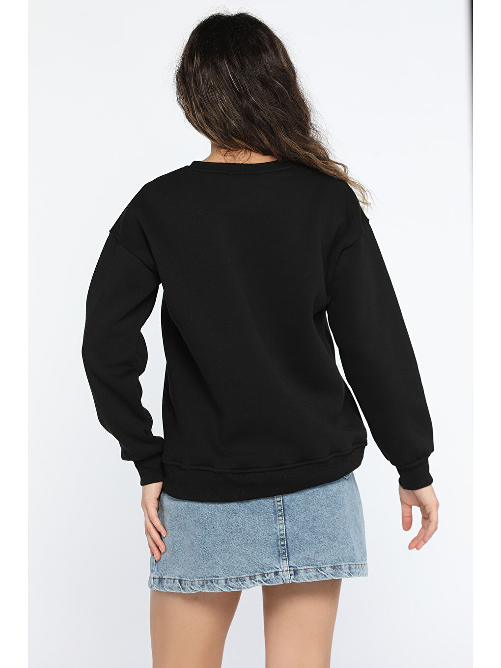 Siyah Kadın Bisiklet Yaka Kalp Nakışlı Şardonlu Sweatshirt-2