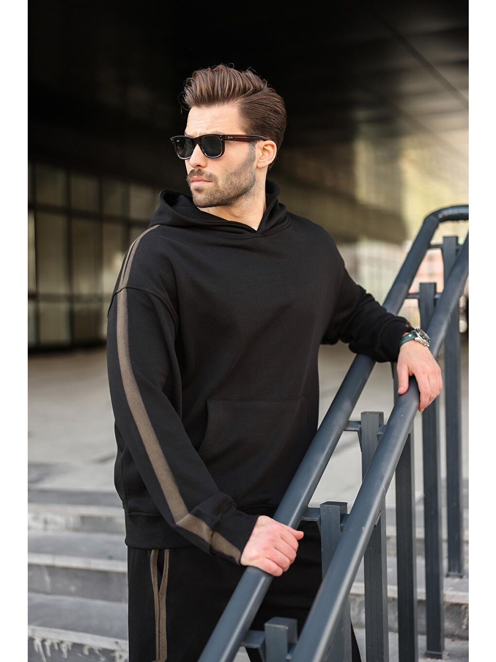 Siyah Kanguru Cep Kapüşonlu Erkek Eşofman Takımı E7336-2