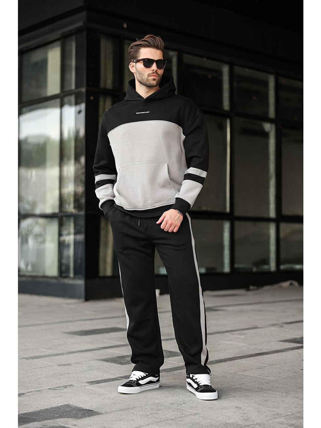 Siyah Alt Üst Kapüşonlu Eşofman Takımı E7340-1