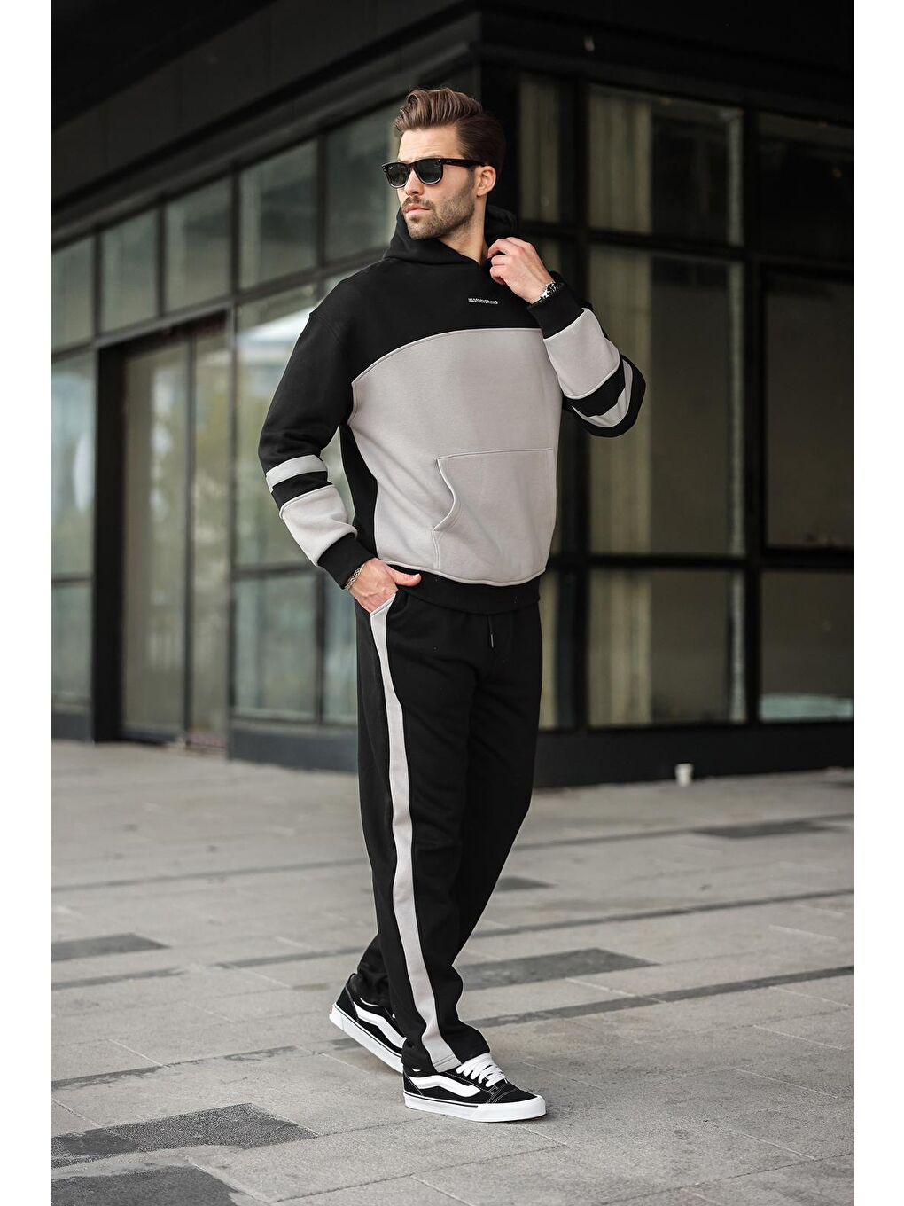 Siyah Alt Üst Kapüşonlu Eşofman Takımı E7340-3