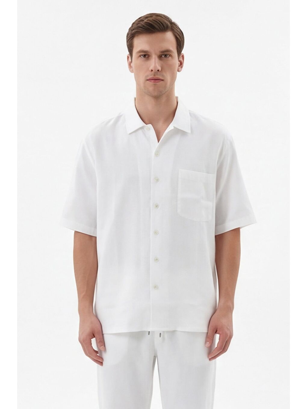 Giotelli Beyaz Normal Kesim Regular Fit Pamuklu Dokuma Lastikli Bel Kamp Yaka Takım