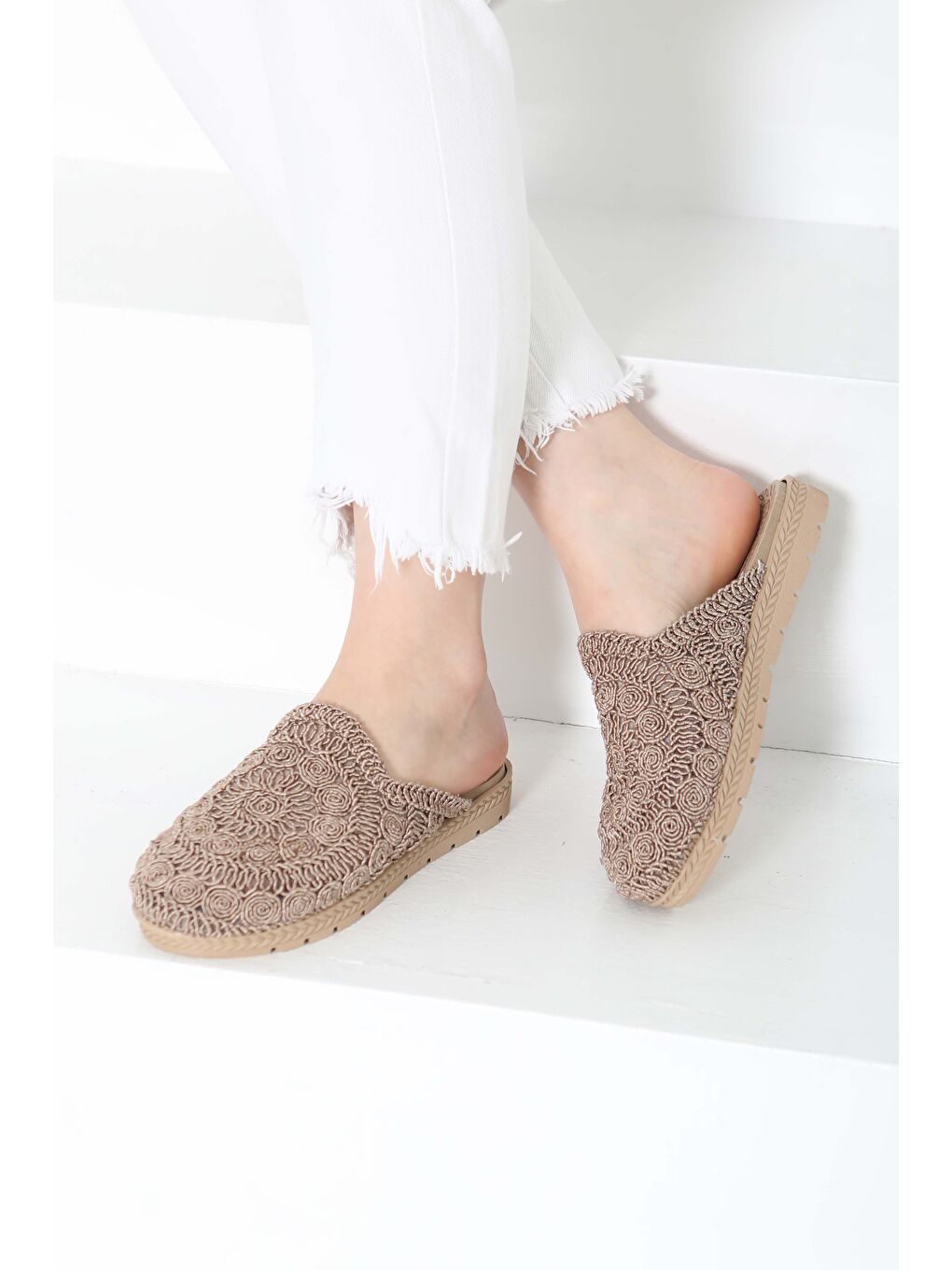 Bej Kadın Vizon Nakış Hasırlı Terlik - 27158-2