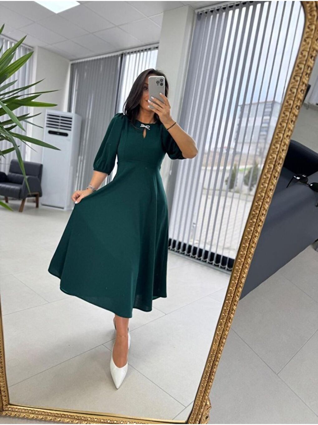Yeşil Kadın Kısa Kollu Bisiklet Yaka Fiyonk Broşlu Midi Janjan Krep Elbise-3