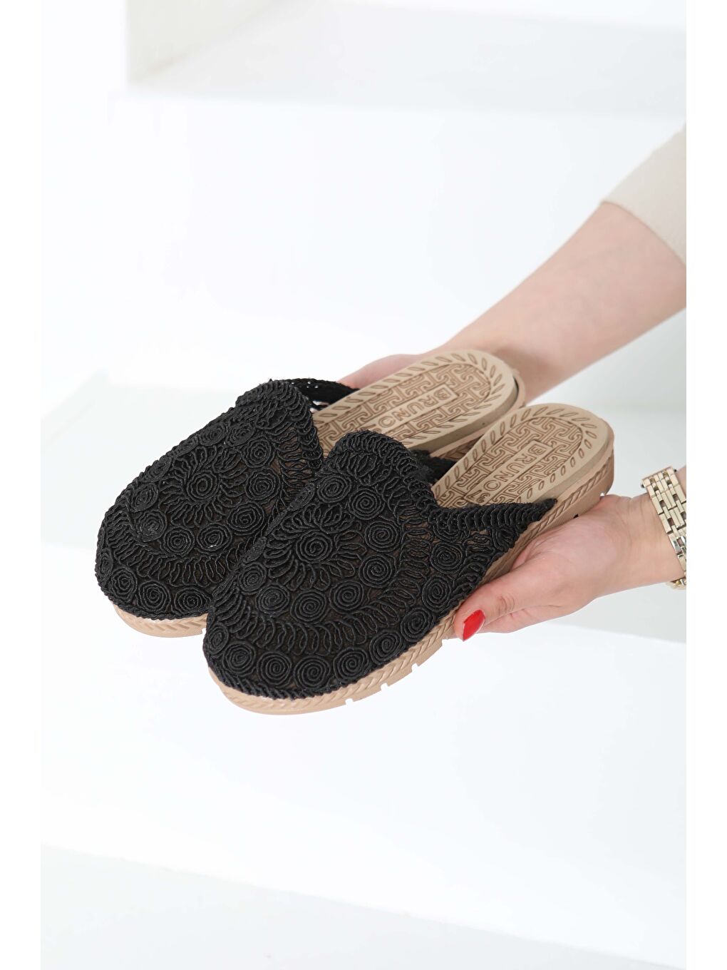 Kadın Siyah Nakış Hasırlı Terlik - 27158-5