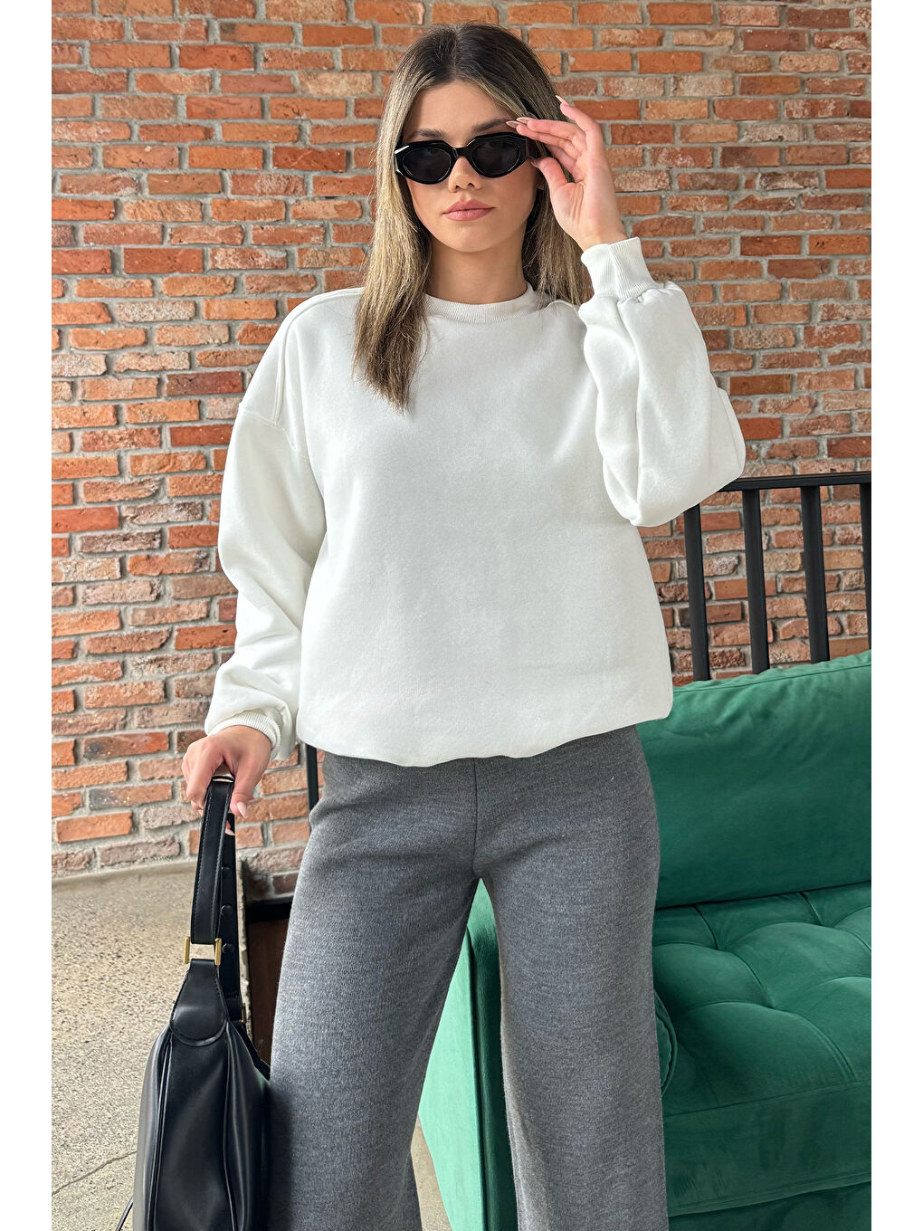 GÜLSELİ Ekru Bisiklet Yaka Oversize Kadın Sweatshirt