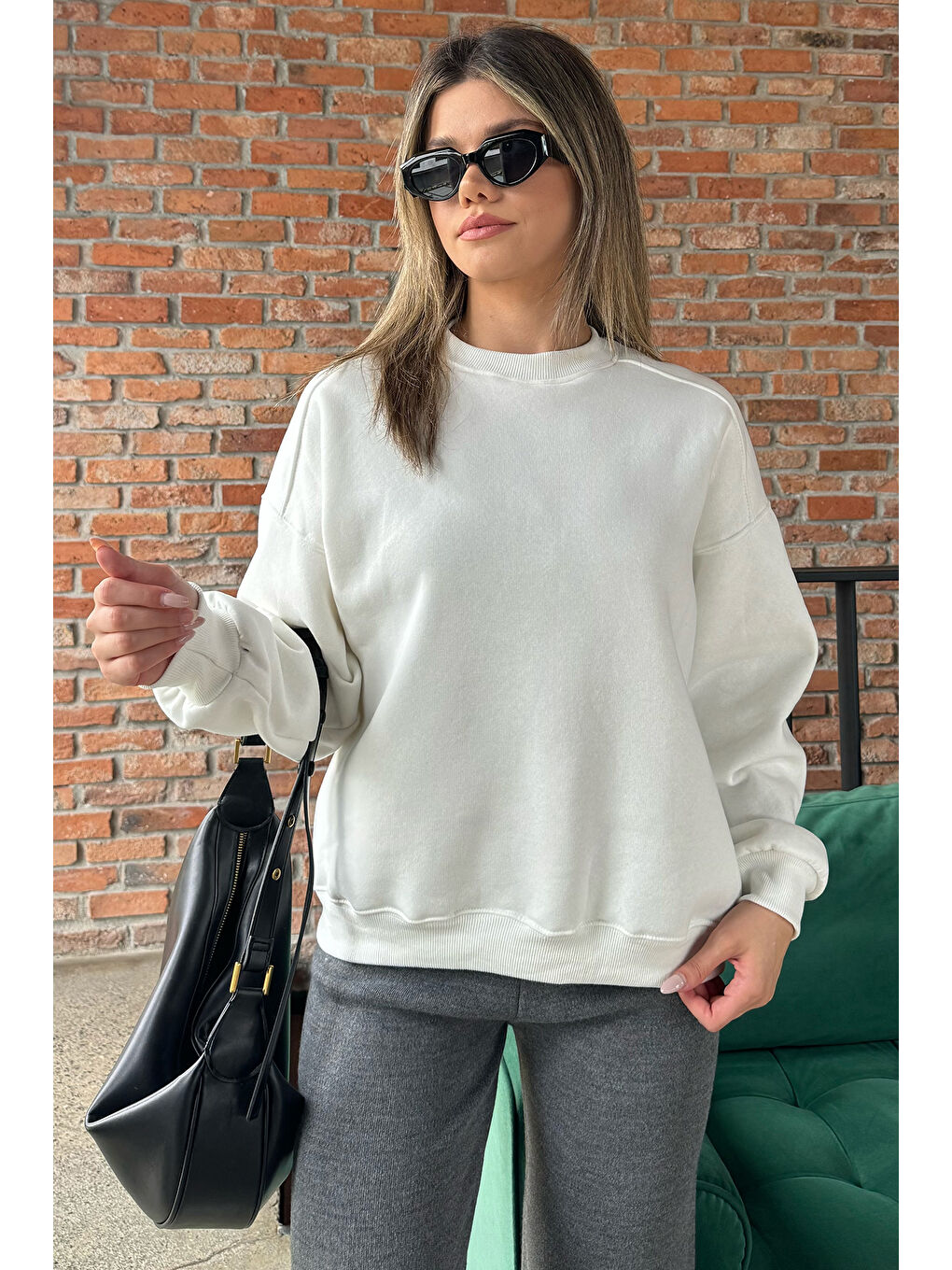 GÜLSELİ Ekru Bisiklet Yaka Oversize Kadın Sweatshirt - 1