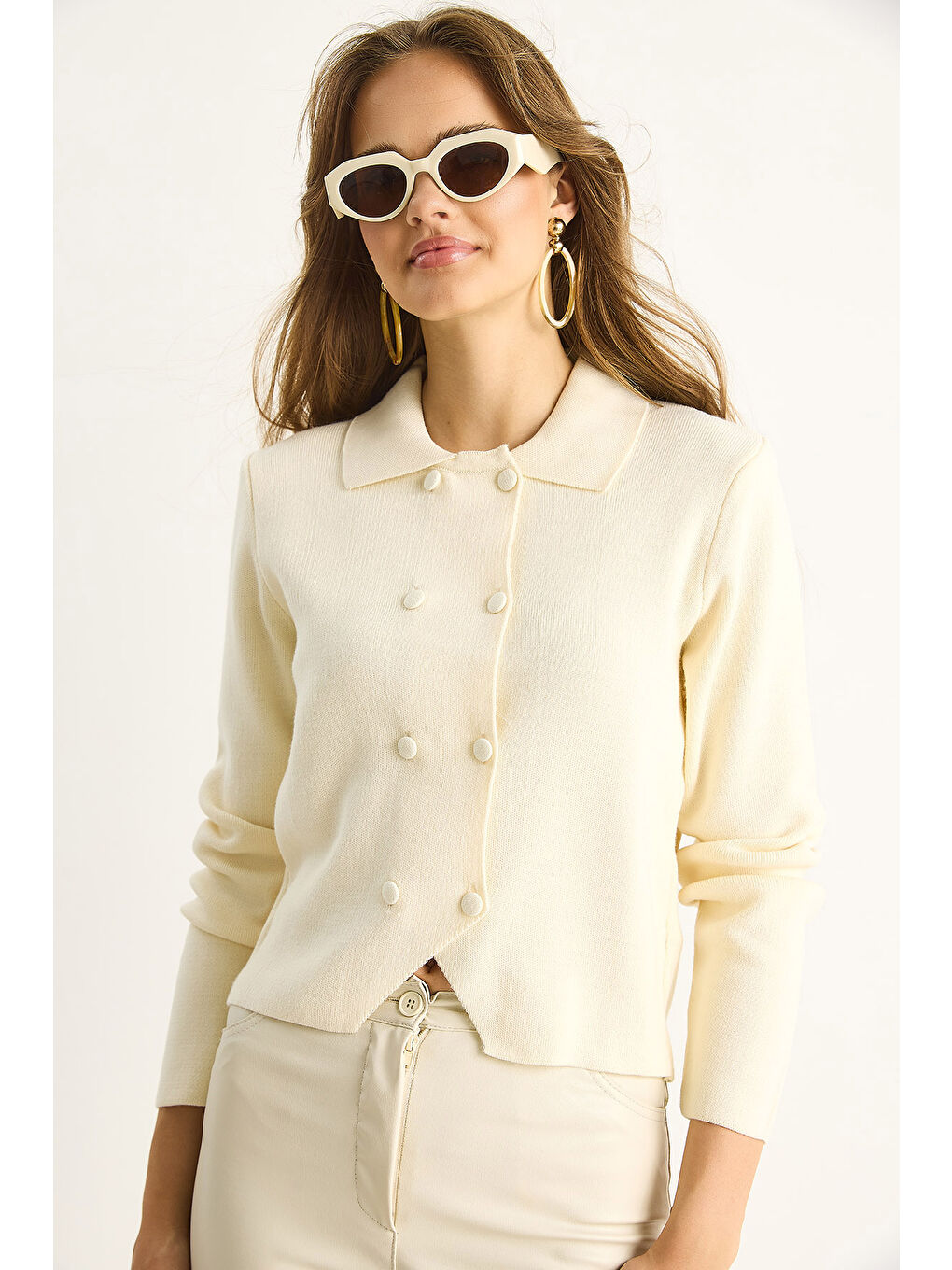 Ekru Kadın Çift Düğme Detaylı Kruvaze Hırka-1