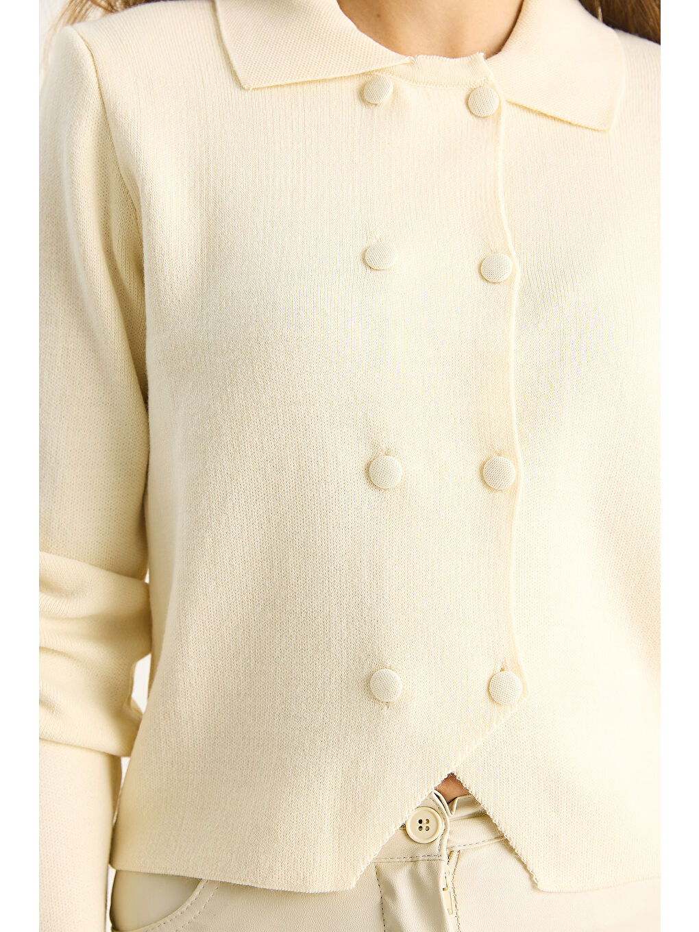 Ekru Kadın Çift Düğme Detaylı Kruvaze Hırka-5