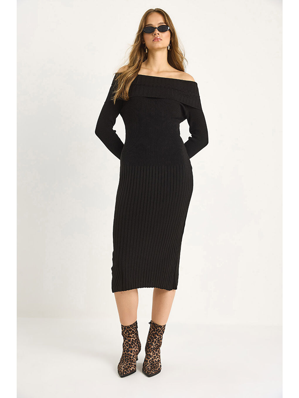 Siyah Kadın Fitilli Madonna Yaka Triko Elbise-3