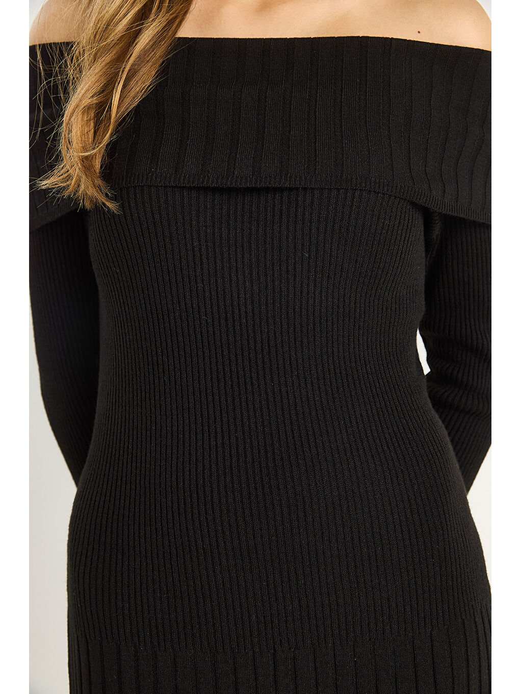 Siyah Kadın Fitilli Madonna Yaka Triko Elbise-4