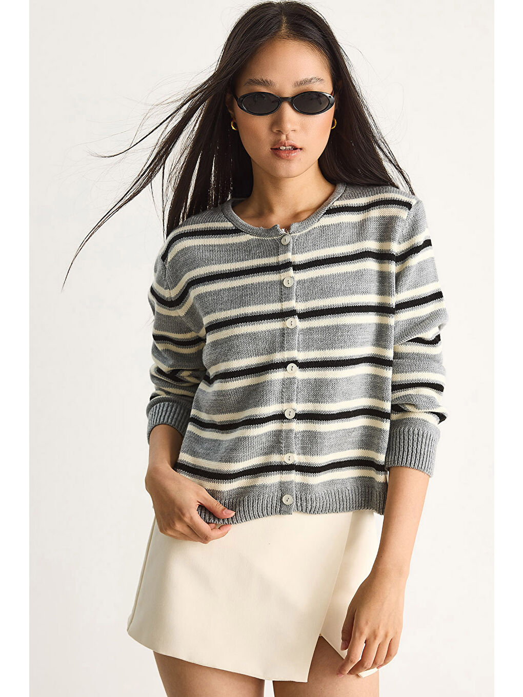 Gri Kadın Çizgili Bisiklet Yaka Triko Hırka