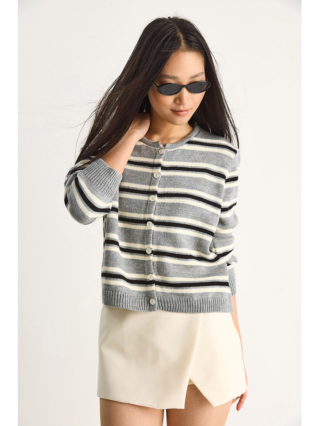 Gri Kadın Çizgili Bisiklet Yaka Triko Hırka-1