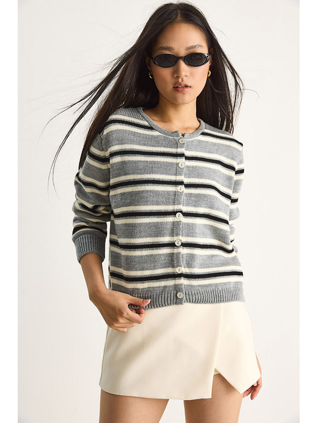 Gri Kadın Çizgili Bisiklet Yaka Triko Hırka-2